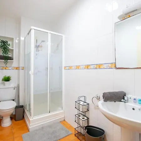 93 - Roomy Townhouse By Shortstays Galway