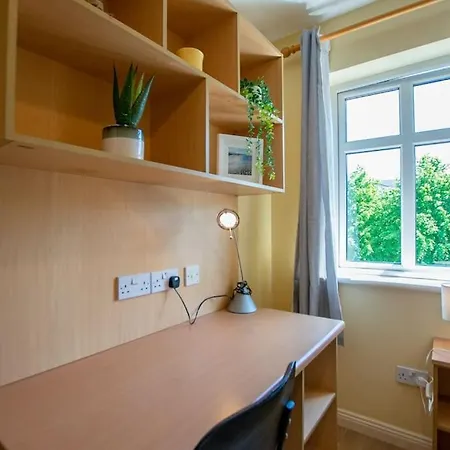 Hébergement de vacances 93 - Roomy Townhouse By Shortstays *