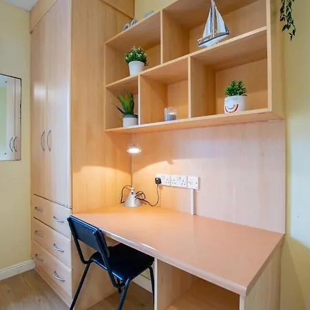 93 - Roomy Townhouse By Shortstays Galway