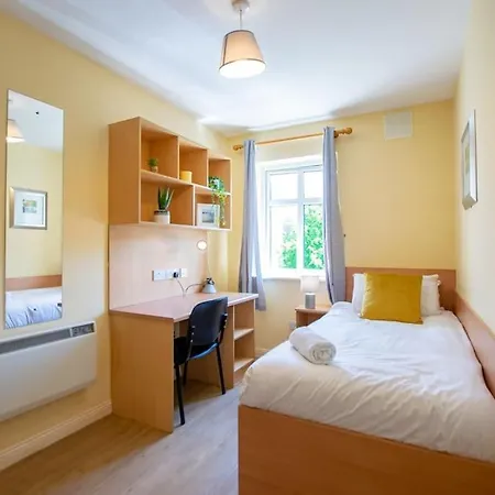 93 - Roomy Townhouse By Shortstays Galway