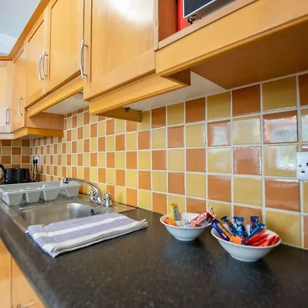 Holiday home 90 - Roomy Townhouse By Shortstays *