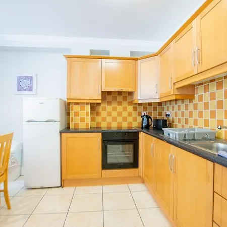 Holiday home 90 - Roomy Townhouse By Shortstays Galway