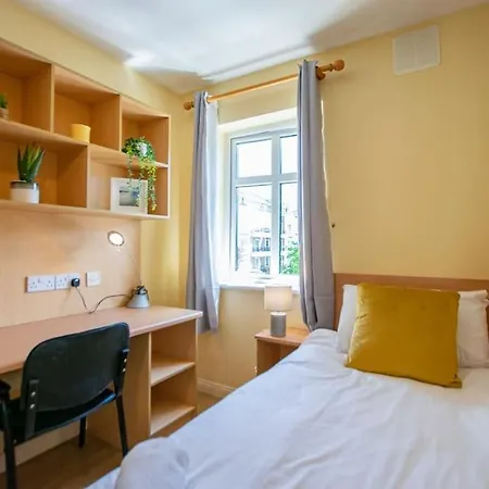 Holiday home 90 - Roomy Townhouse By Shortstays Galway