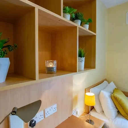 Holiday home 90 - Roomy Townhouse By Shortstays *