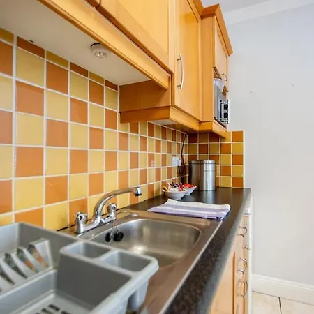 90 - Roomy Townhouse By Shortstays Galway